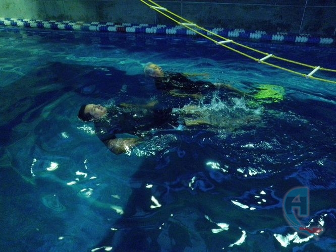 la natacion es parte de la formacion en hombres de agua